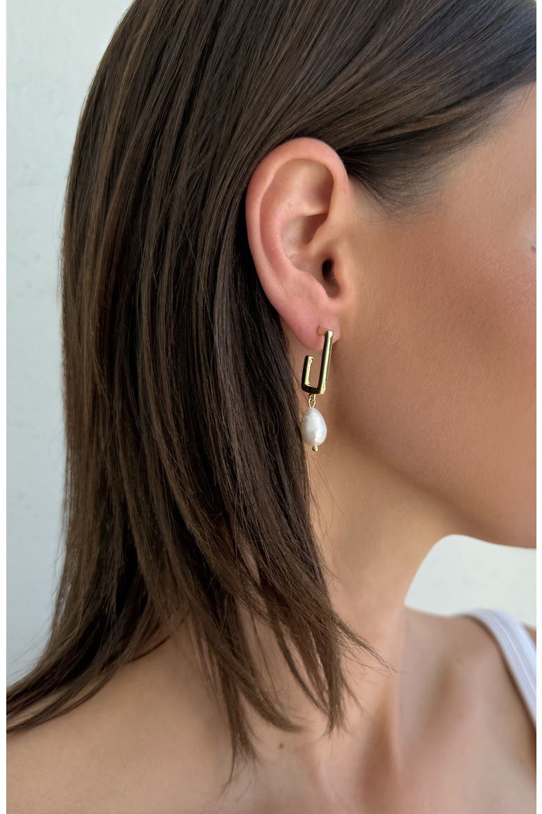 14K Gold Plated Freshwater Pearl Drop Hoop Earrings, Alternate, color, GOLD/ WHITE