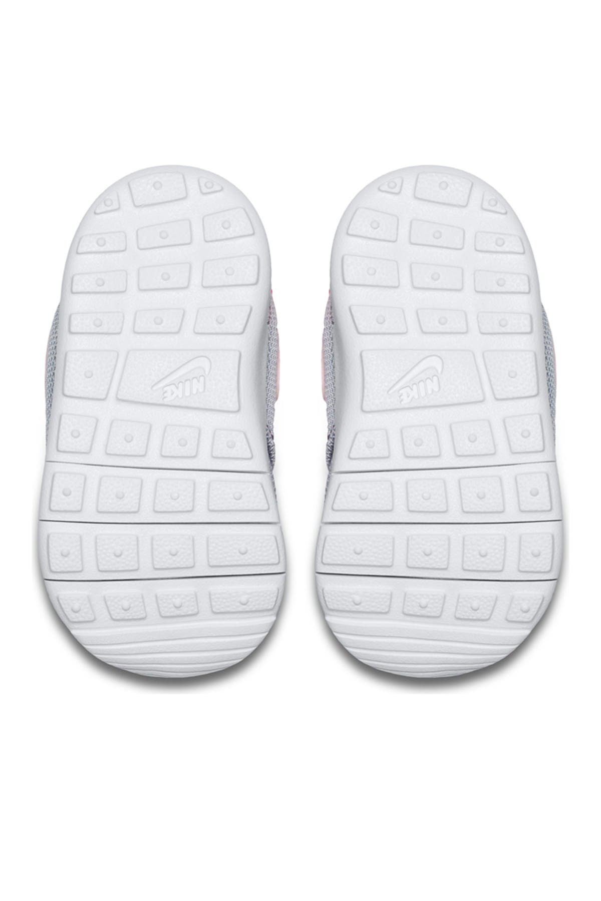 Nike Roshe Run Sneaker, Alternate, color, 