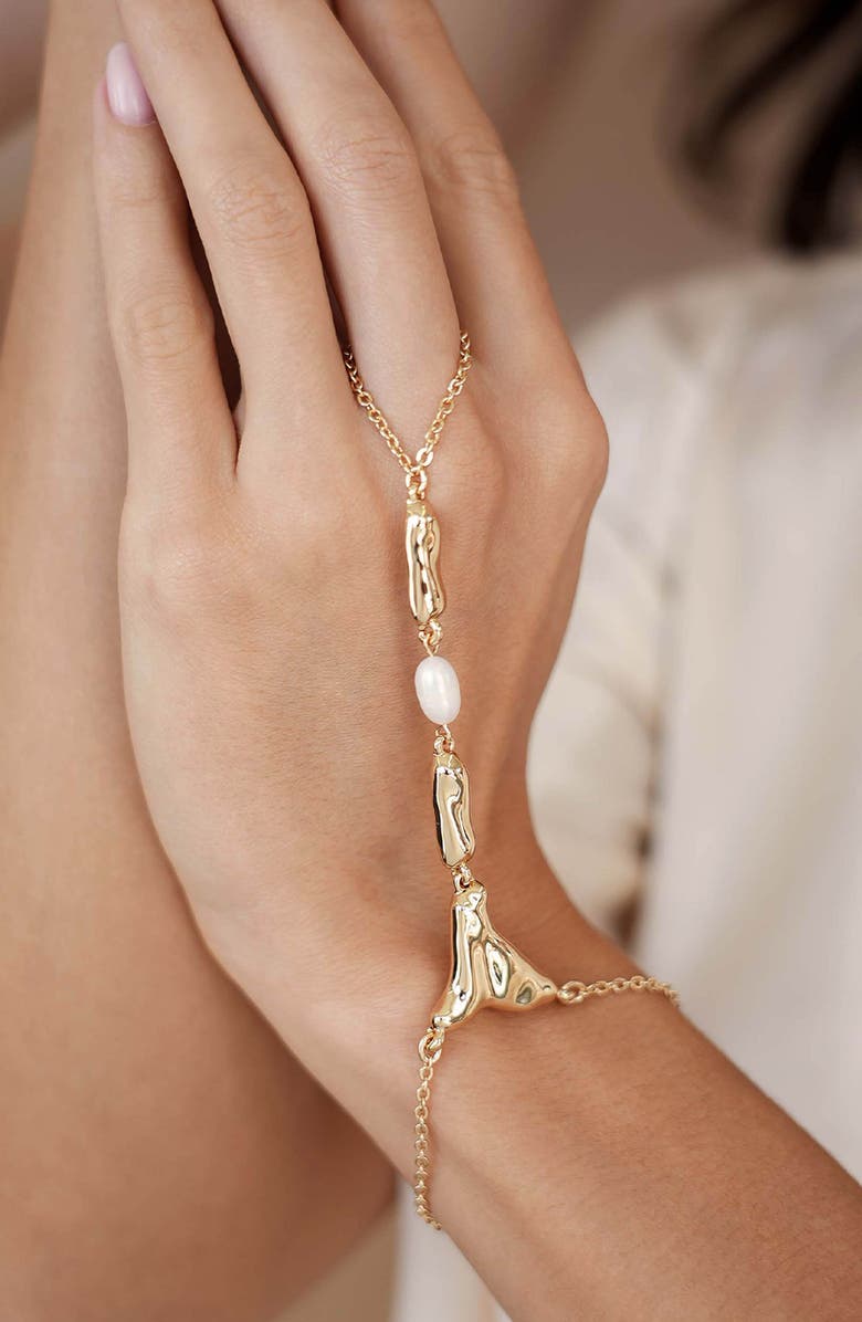 Ettika Liquid Metal Genuine Freshwater Pearl Hand Chain, Alternate, color, Gold