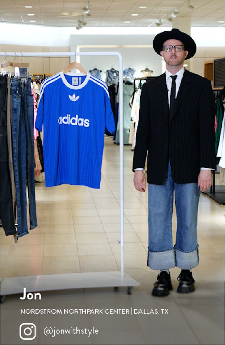 Adicolor Relaxed Fit Poly T-Shirt, sales video thumbnail