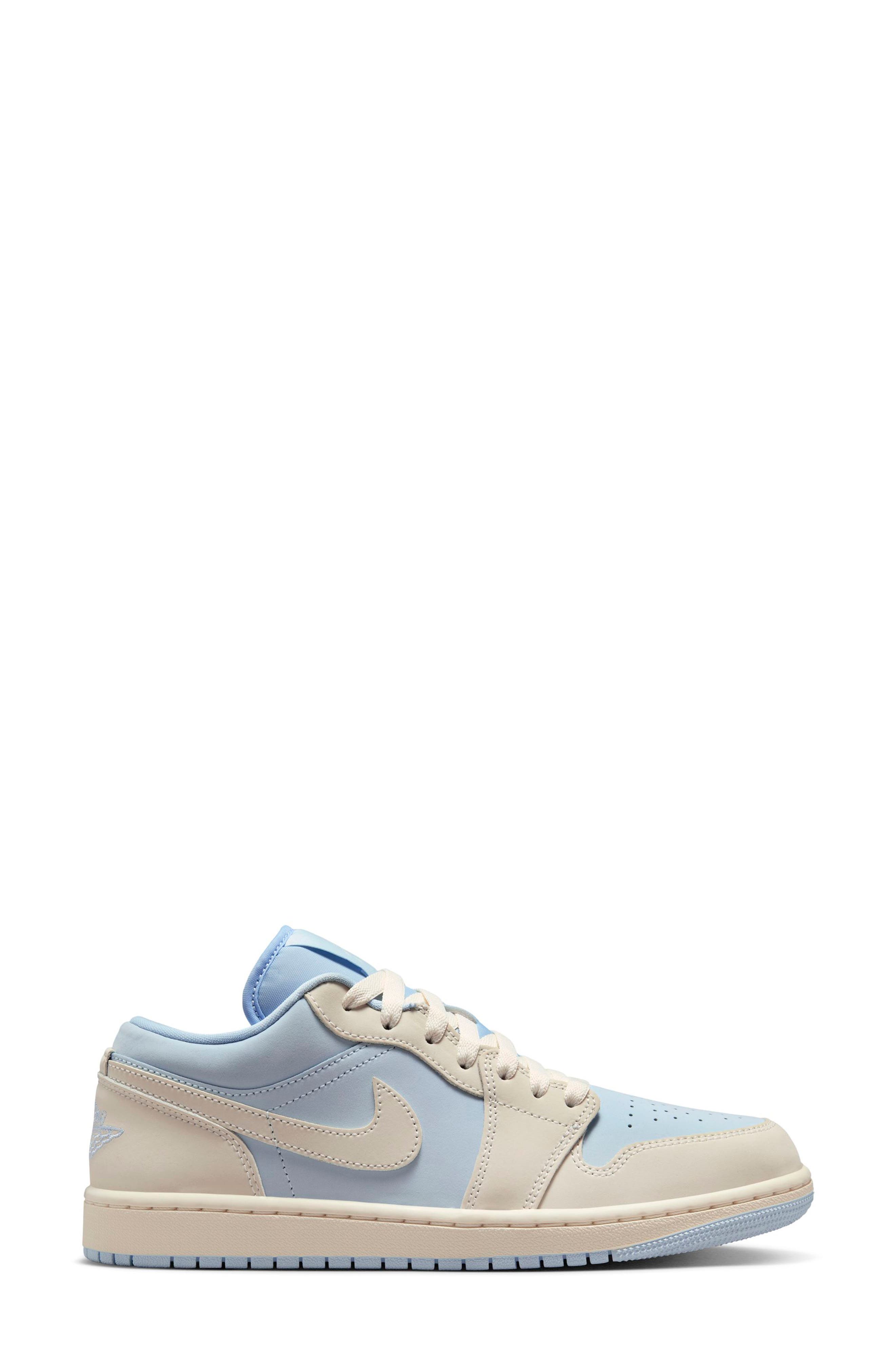 Air Jordan 1 Low SE Basketball Sneaker, Alternate, color, HYDROGEN BLUE/ SAIL