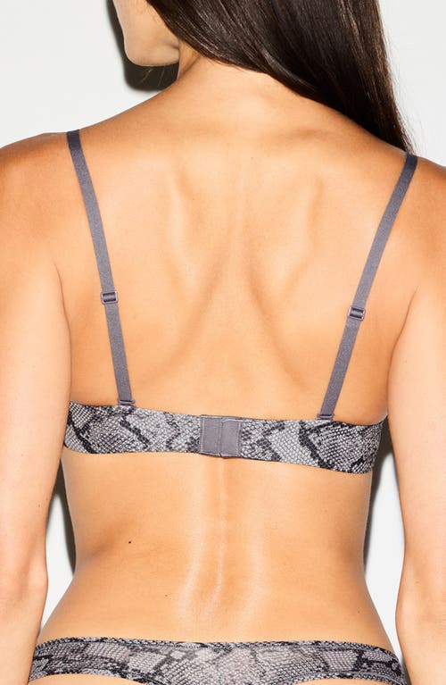 Skims Fits Everybody T-shirt Bra In Gray