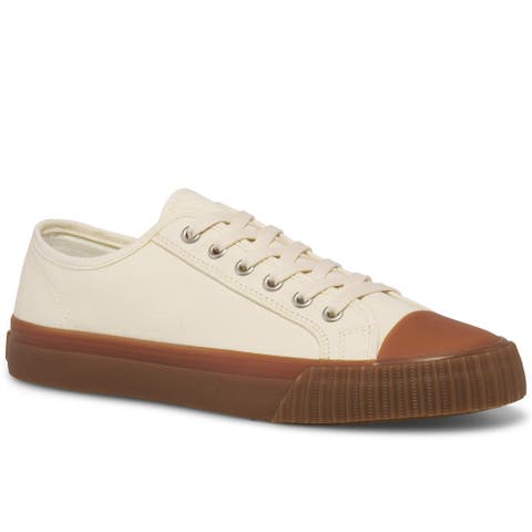 Center Low-Top Sneaker