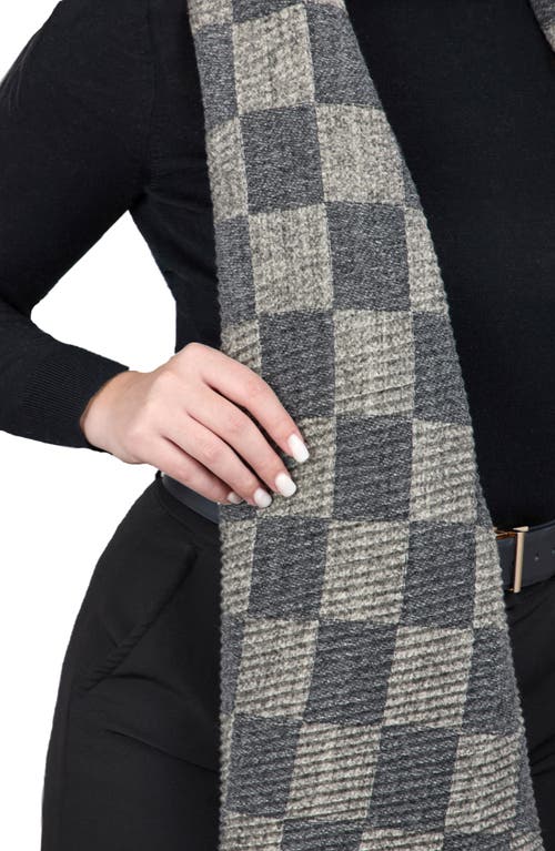 Saachi Fringe Checkered Scarf In Grey