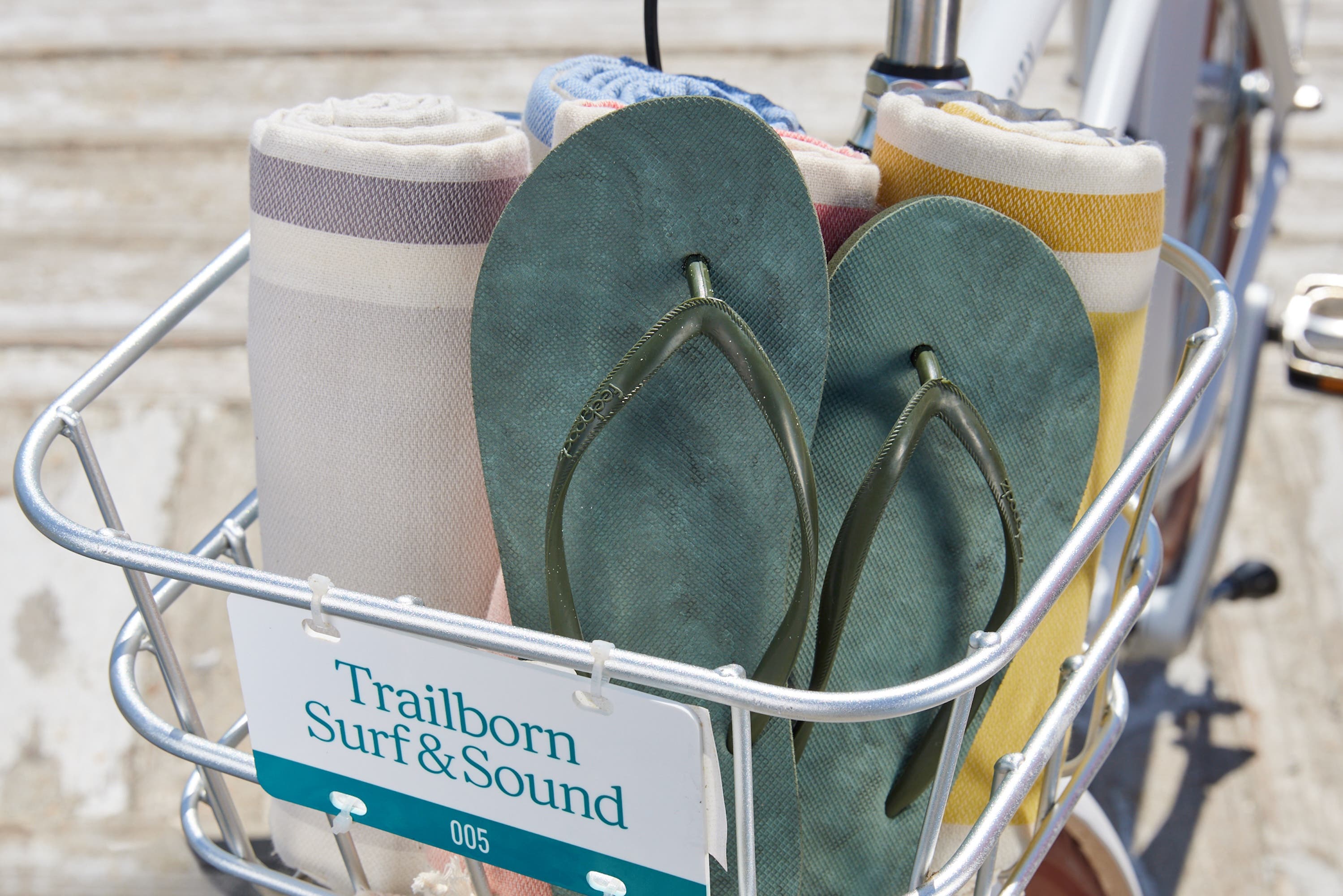 Feelgoodz Women's Slimz Remix Natural Rubber Flip-Flip Thong Sandals, Alternate, color, Mangrove