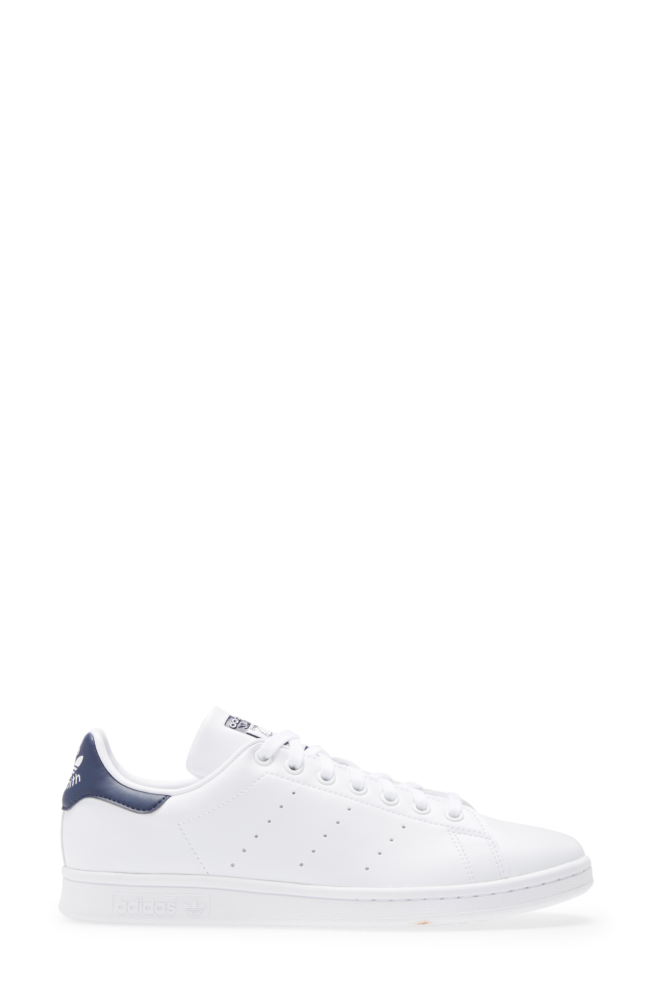 Stan Smith Low Top Sneaker, Alternate, color, WHITE/ WHITE/ COLLEGIATE NAVY