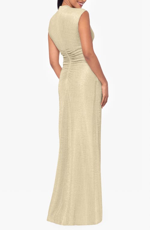 Betsy & Adam Ruched Sleeveless Crinkled Metallic Column Gown In Gold