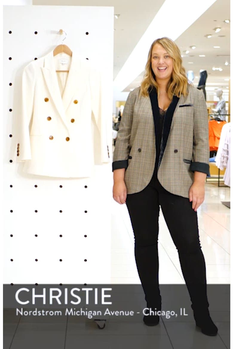 Aleida White Blazer video