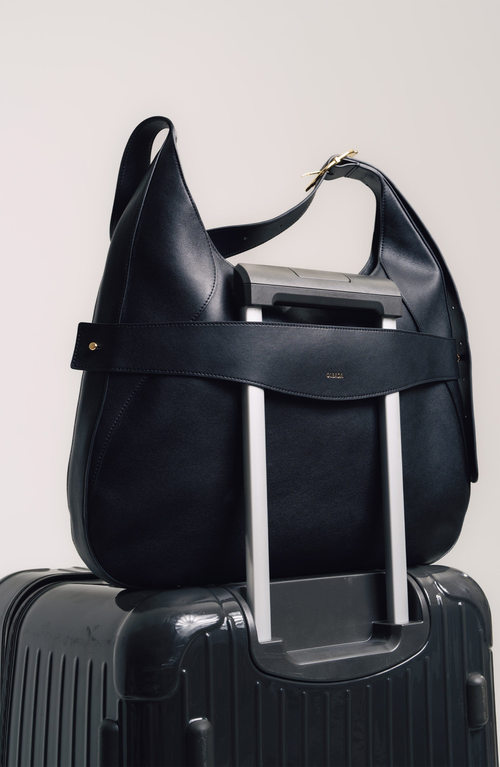 Oleada Marina Hobo Bag In Black