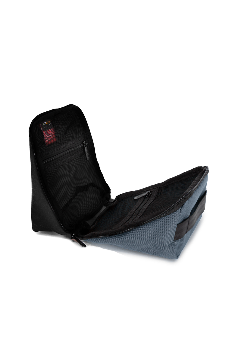 Newtown Toiletry Bag, Alternate, color, Black/Gray