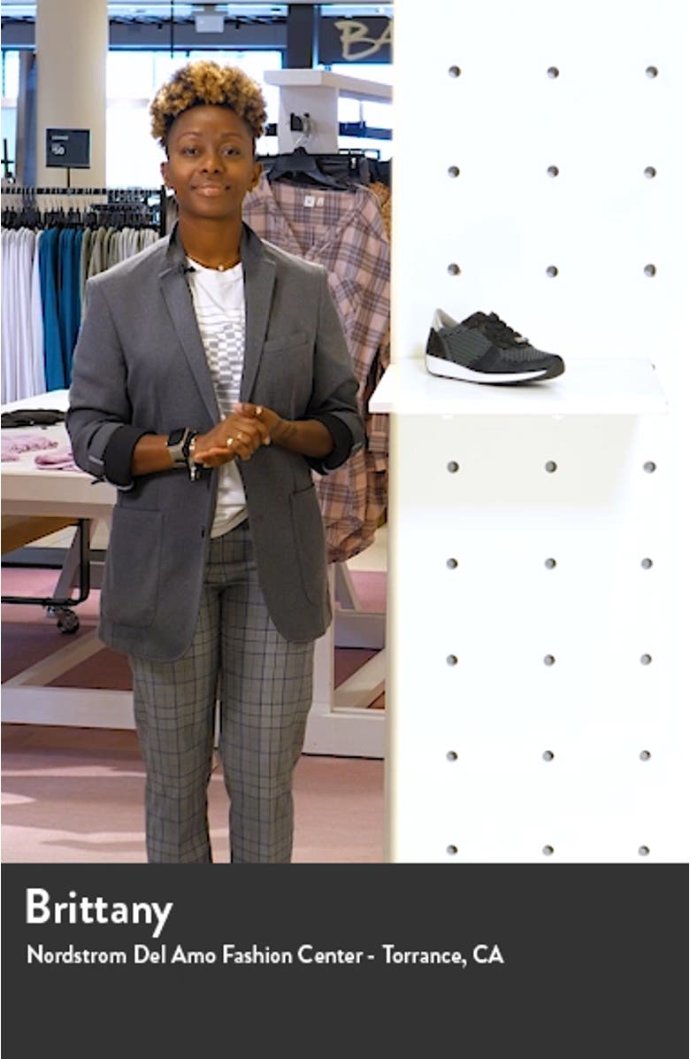 Lilly Sneaker, sales video thumbnail