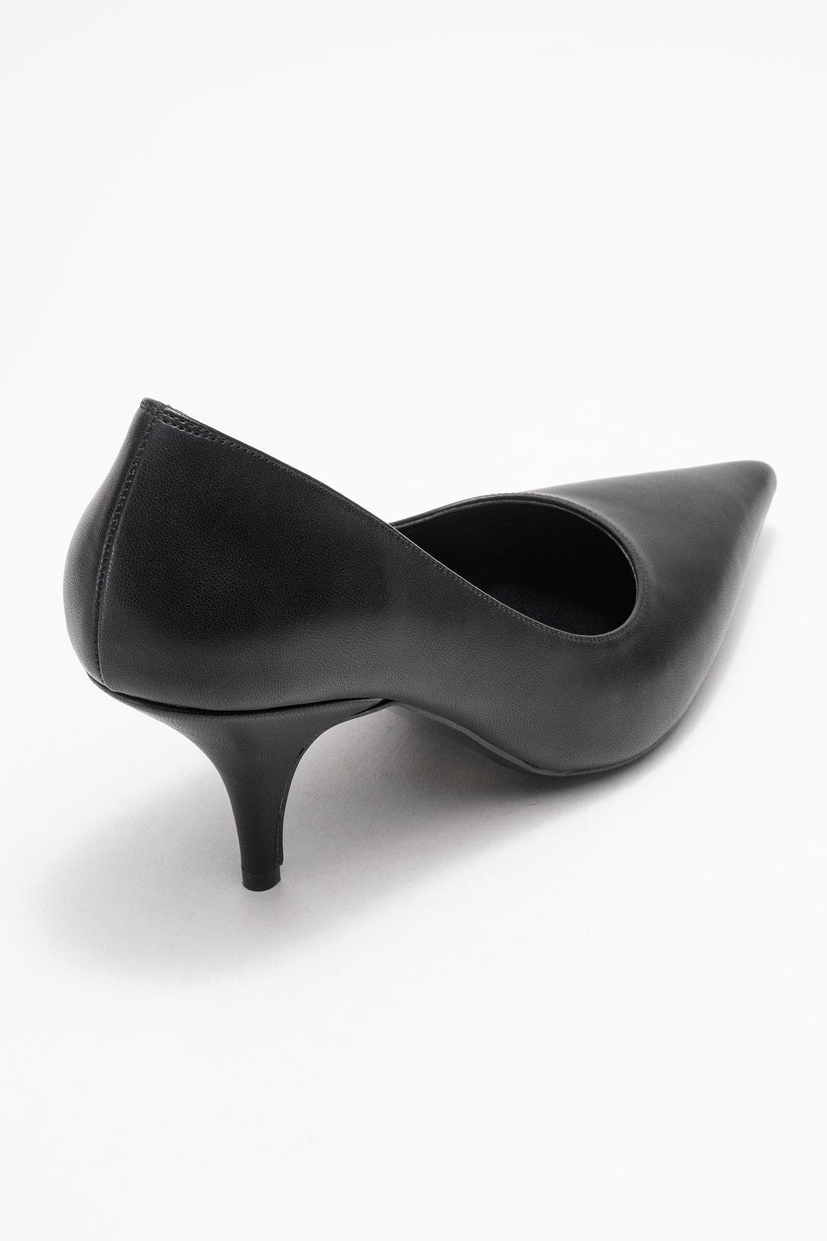 Prologue Shoes Marcus Pointed Toe Pump, Alternate, color, Black