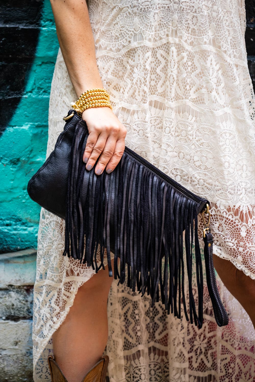 Bolsa Nova Handbags Fringe Crossbody, Alternate, color, Black
