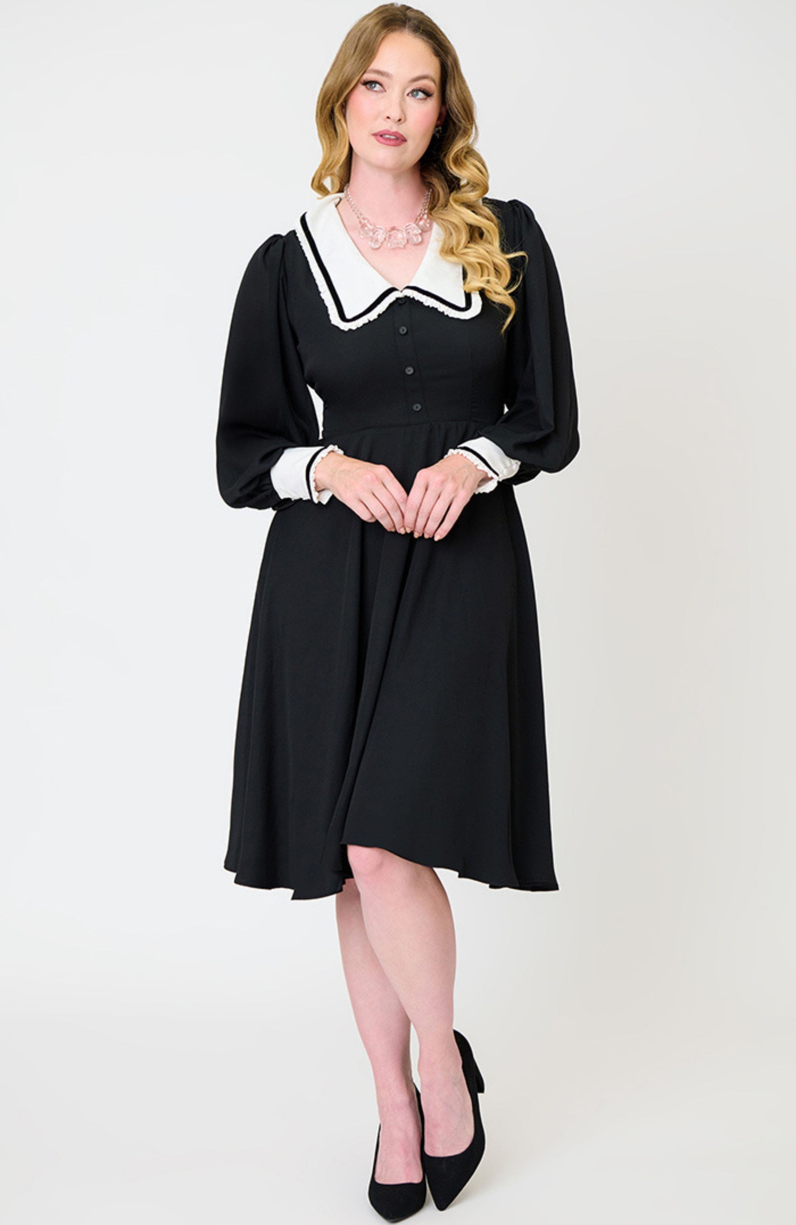 selected Black w/ White Collar