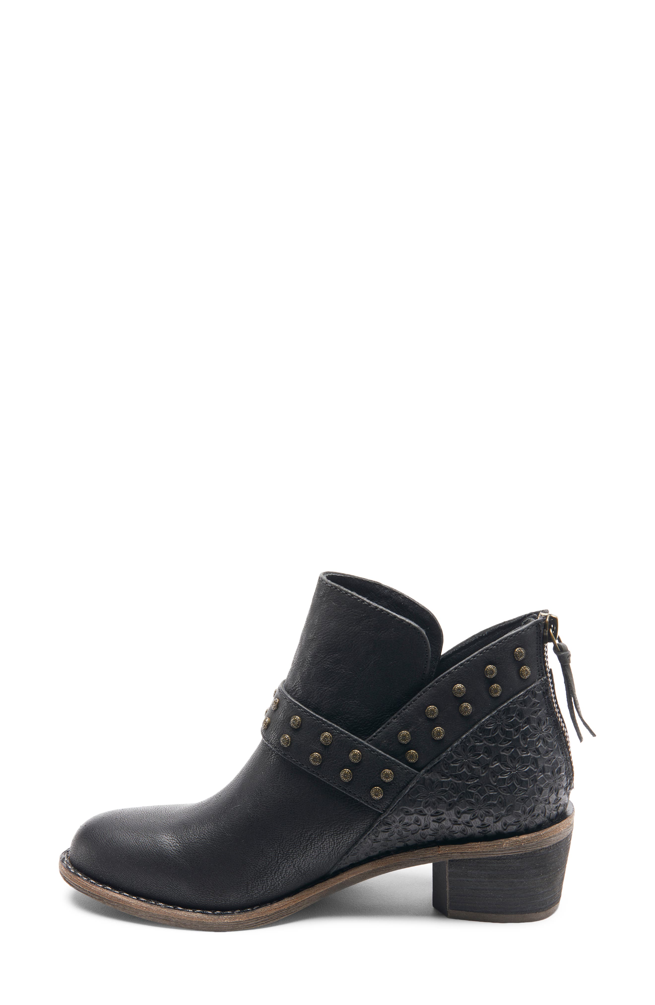 Hälsa Footwear Melania Bootie, Alternate, color, Black Leather