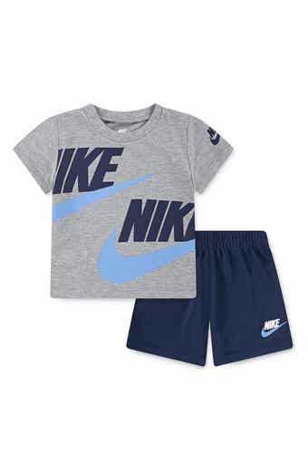 Nike Crew T-Shirt & Knit Shorts Set