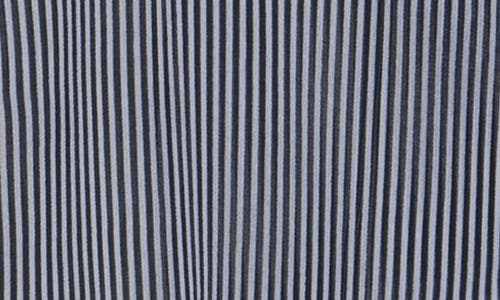 T Tahari Print Long Sleeve Crop Blouse In Gray