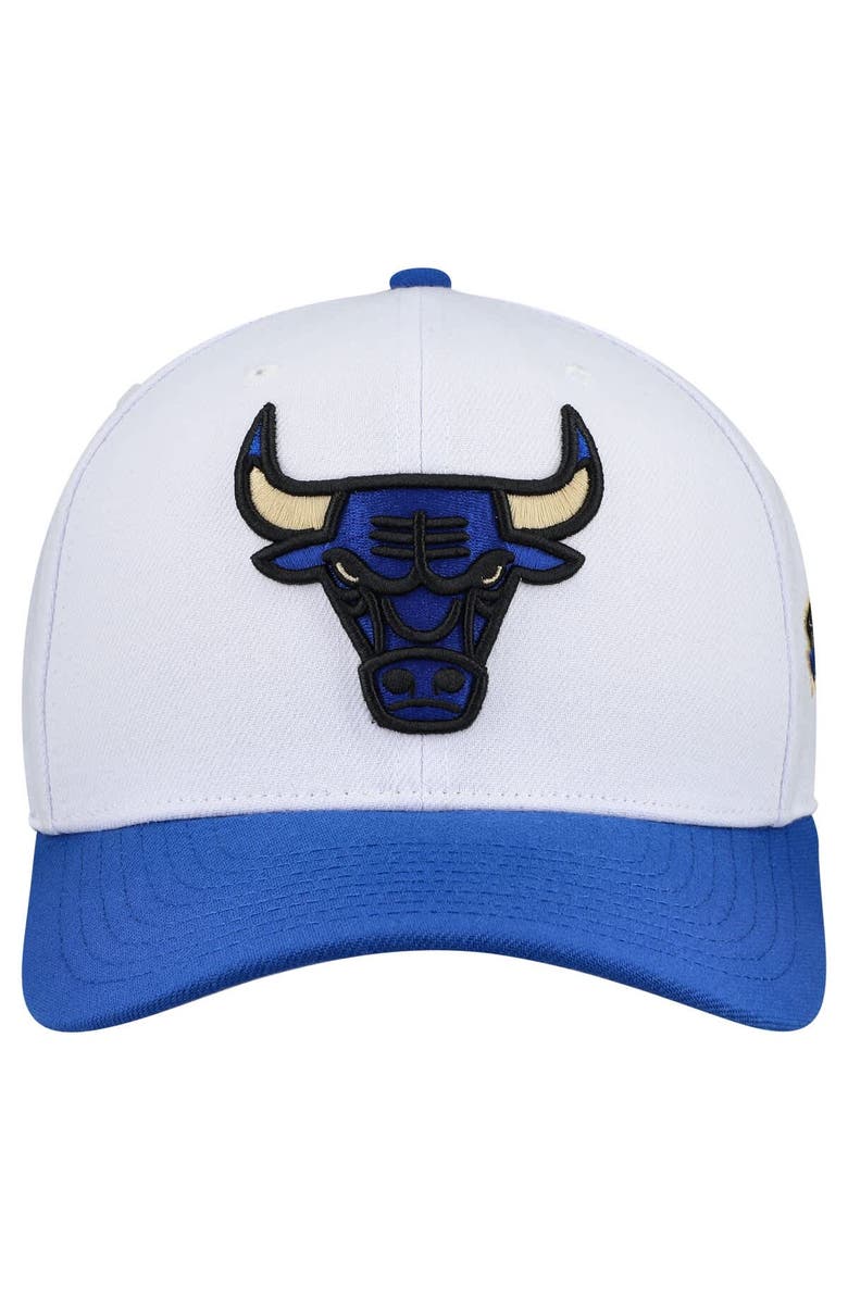 Mitchell & Ness Men's Mitchell & Ness White Chicago Bulls Core Pro Crown Adjustable Hat, Alternate, color, White