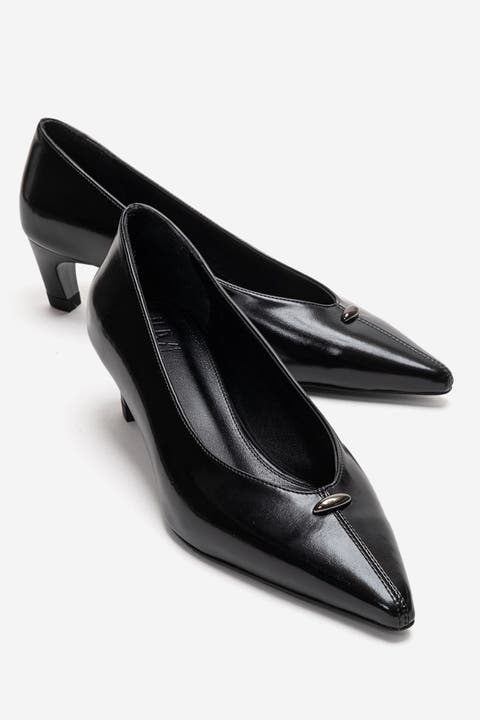 Versay Pointed Toe Kitten Heel Pump