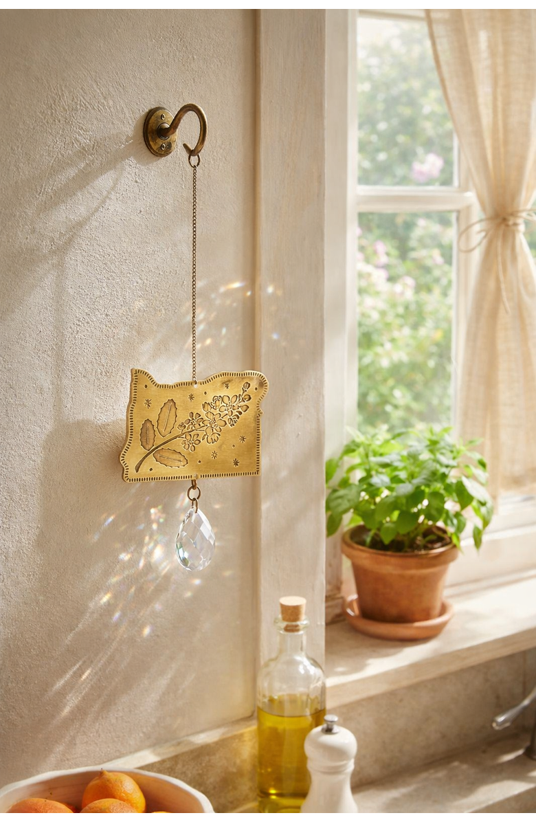 Matr Boomie Oregon State Grape Engraved Suncatcher, Alternate, color, Brass