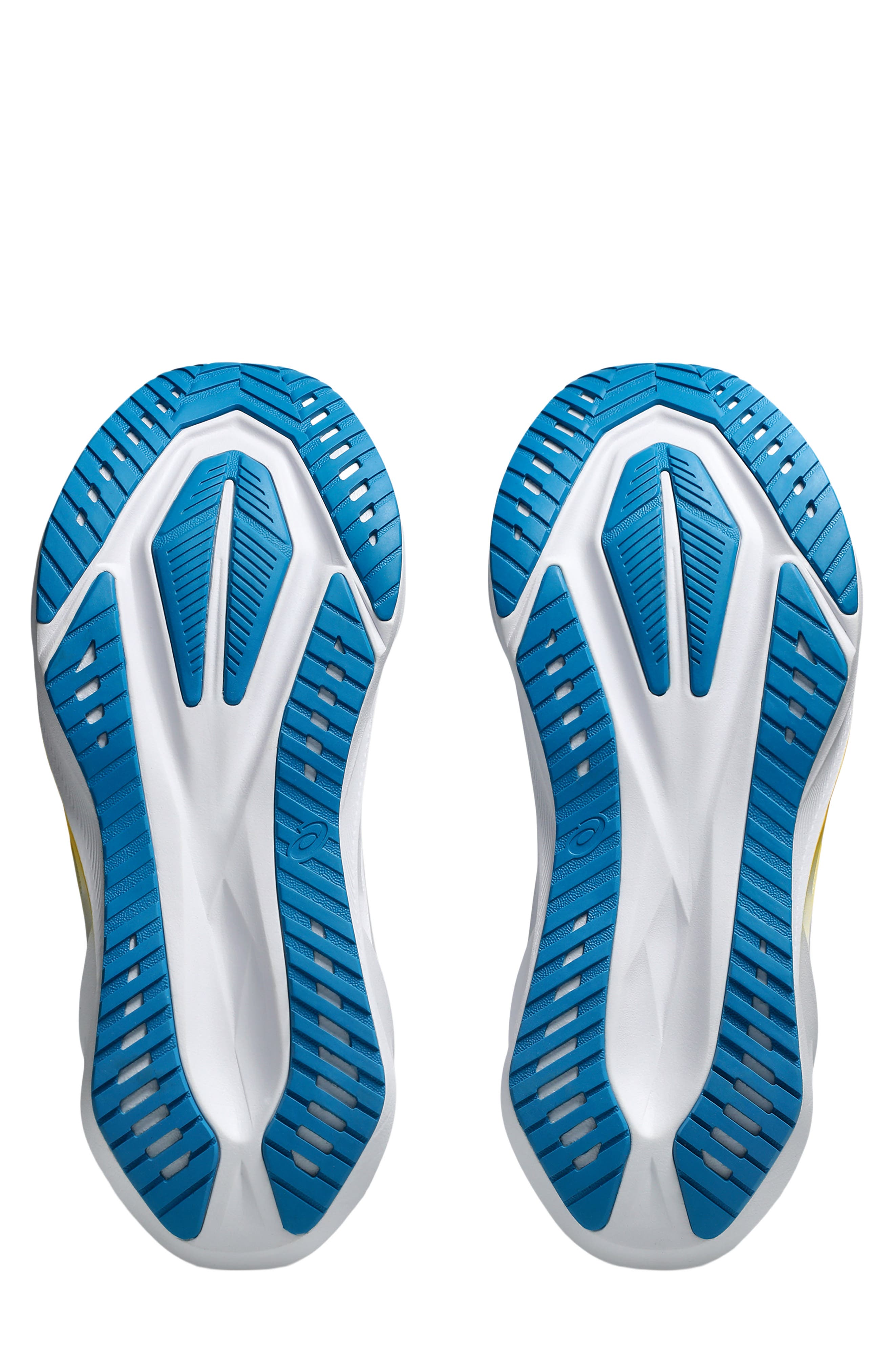 NOVABLAST® 5 Running Shoe, Alternate, color, GRAVEL/ WHITE