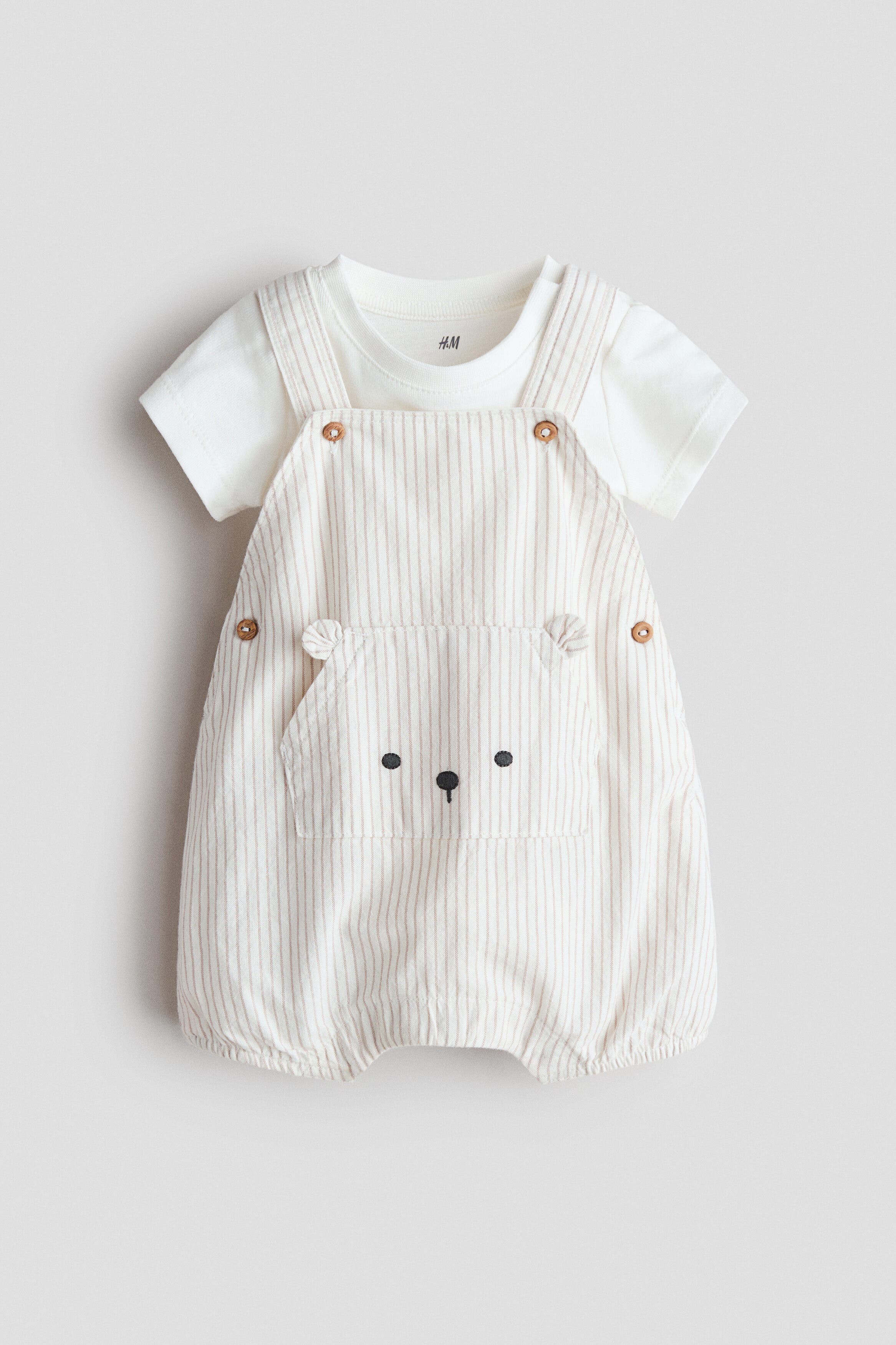 White/beige striped