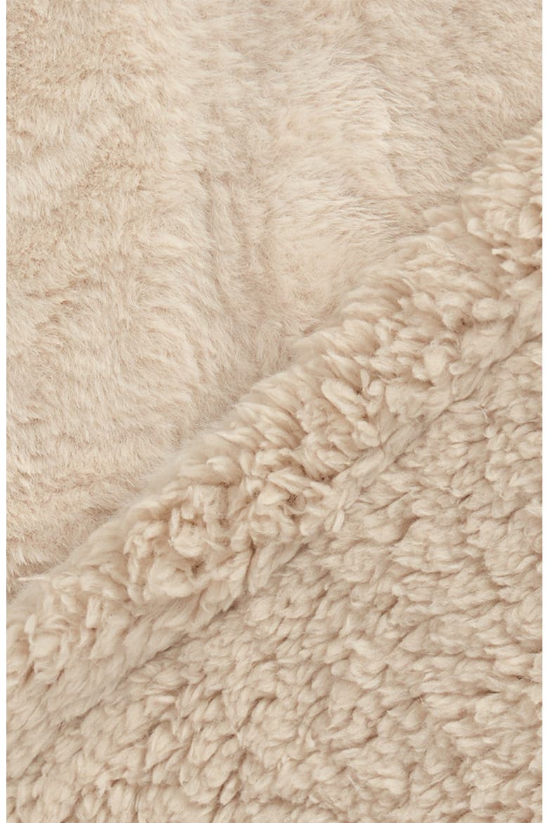 Pintuck Faux Fur Oversize Throw Blanket, Alternate, color, BEIGE OATMEAL