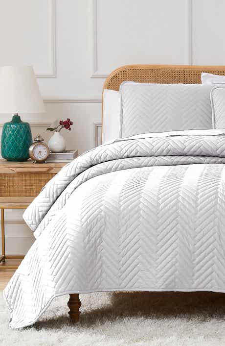 SOUTHSHORE FINE LINENS Chevron Quilt Set