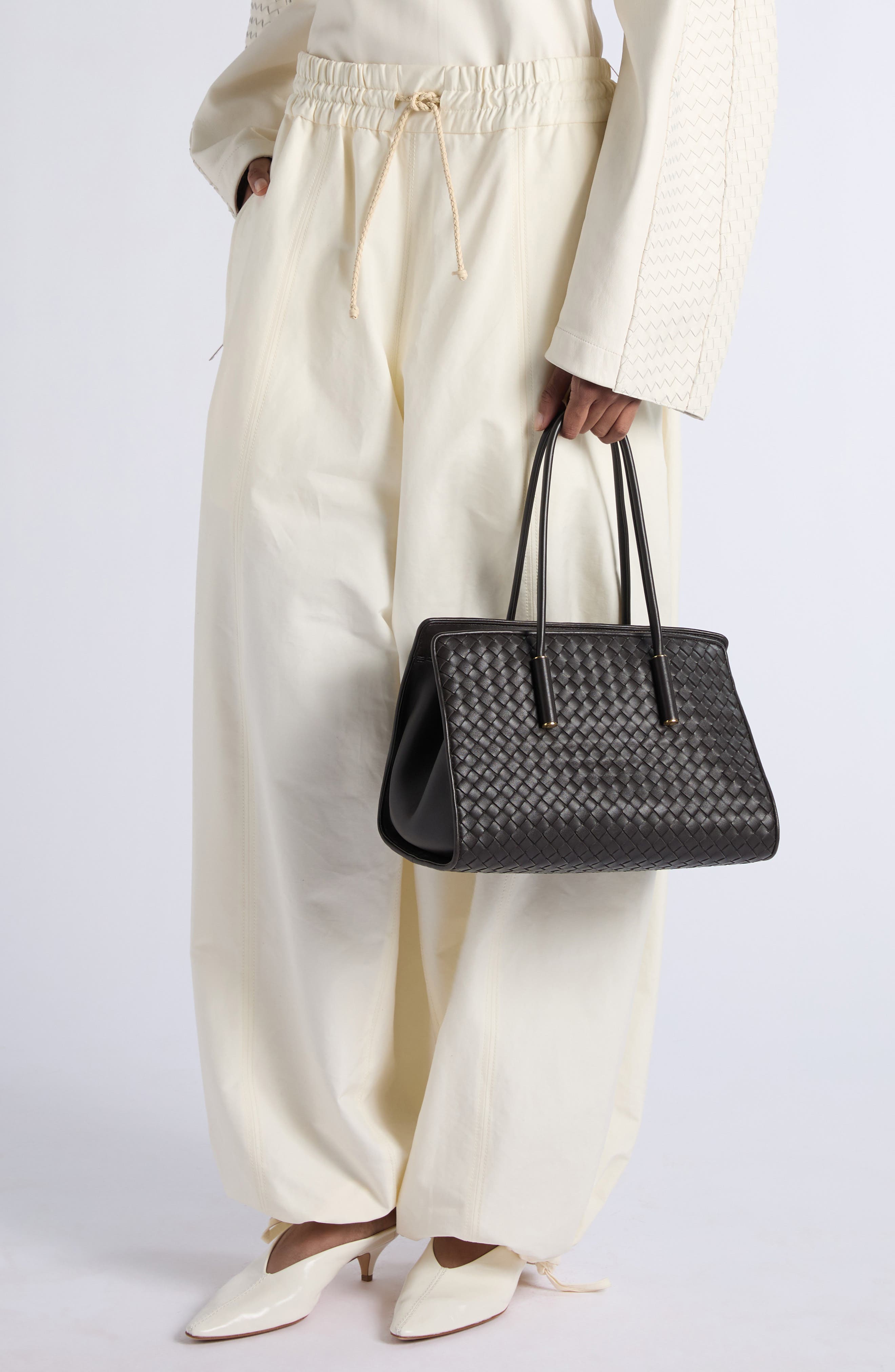 Bottega Veneta Barbara Intrecciato Leather Tote, Alternate, color, 1007 Black-Brass Vibrato