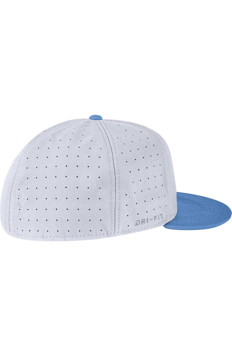 Nike Men's Nike White North Carolina Tar Heels Aero True Baseball Performance Fitted Hat, Alternate, color, 