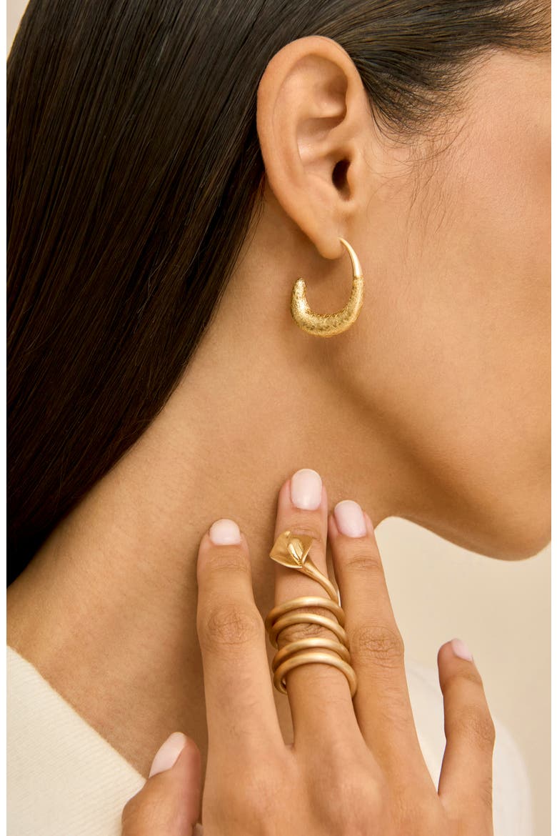 Calla Wavy Ring, Alternate, color, BRUSHED BRASS