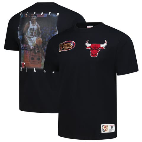 Men's Mitchell & Ness Scottie Pippen Black Chicago Bulls Hardwood Classics NBA Legends T-Shirt