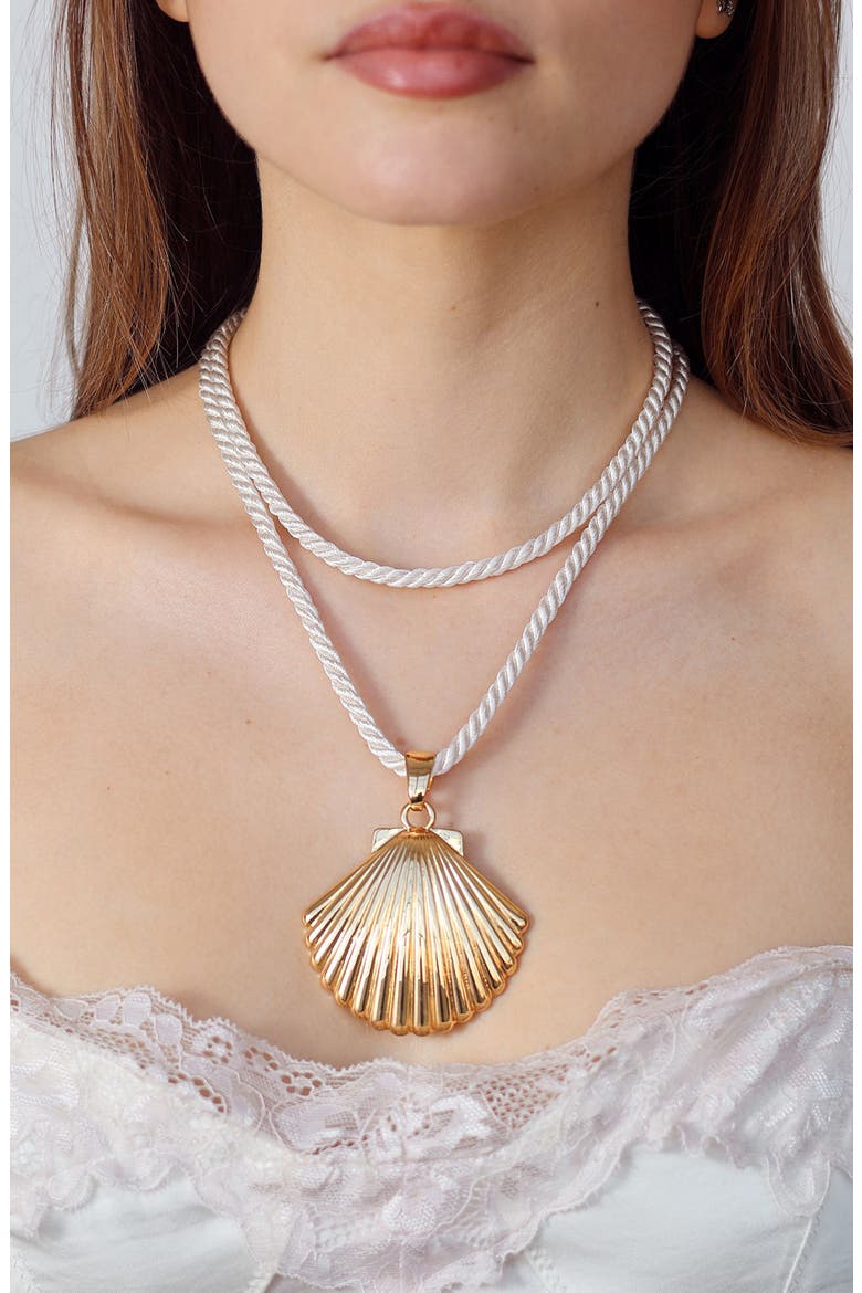 Tahiti Shell Pendant Necklace, Alternate, color, WHITE