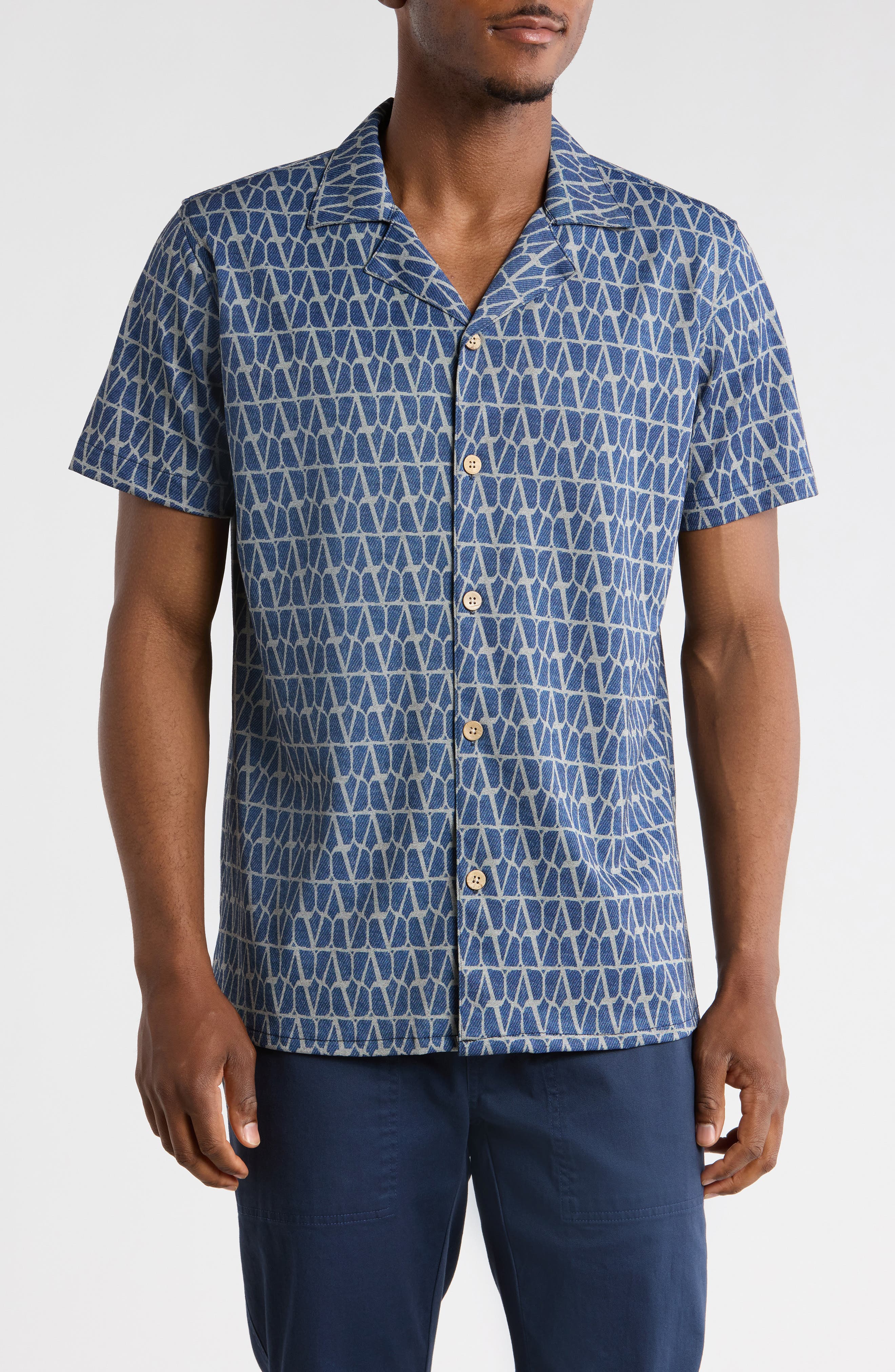 T.R. PREMIUM Modern Fit Textured Camp Shirt