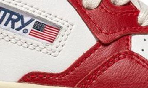 Autry Medalist Low Sneaker In Red