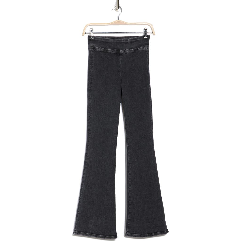 Frame The Jetset Flare Jeans In Cyrus