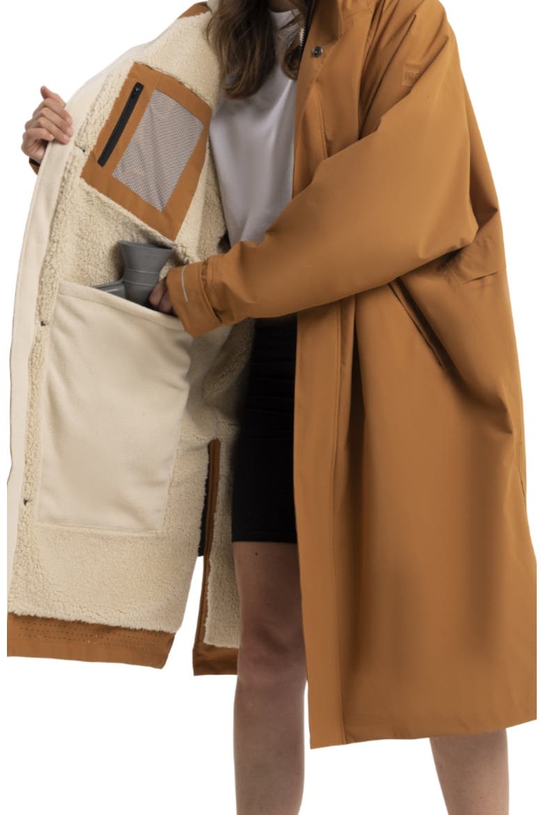 Evo Pro Change Robe, Alternate, color, Caramel