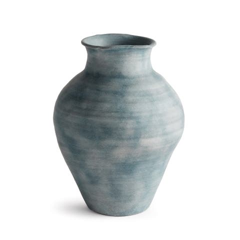 Mirela Vase