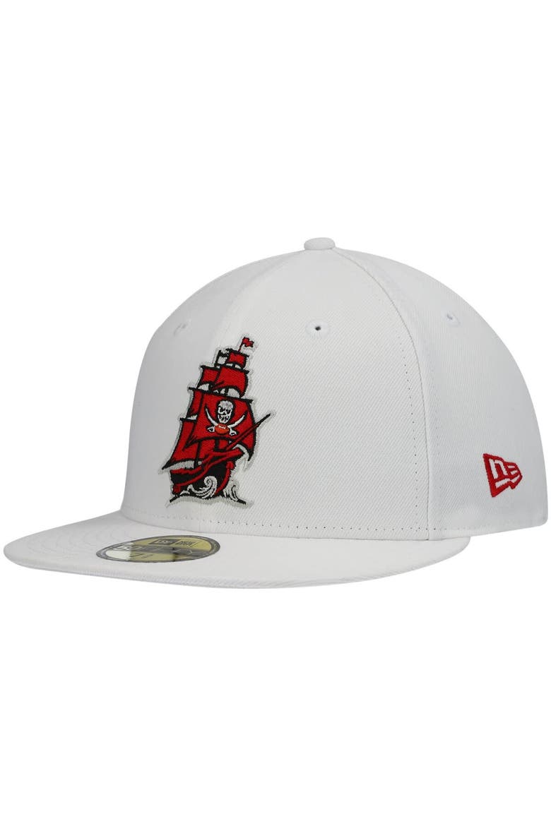 Men's New Era White Tampa Bay Buccaneers Omaha Alternate Logo 59FIFTY Fitted Hat, Main, color, White