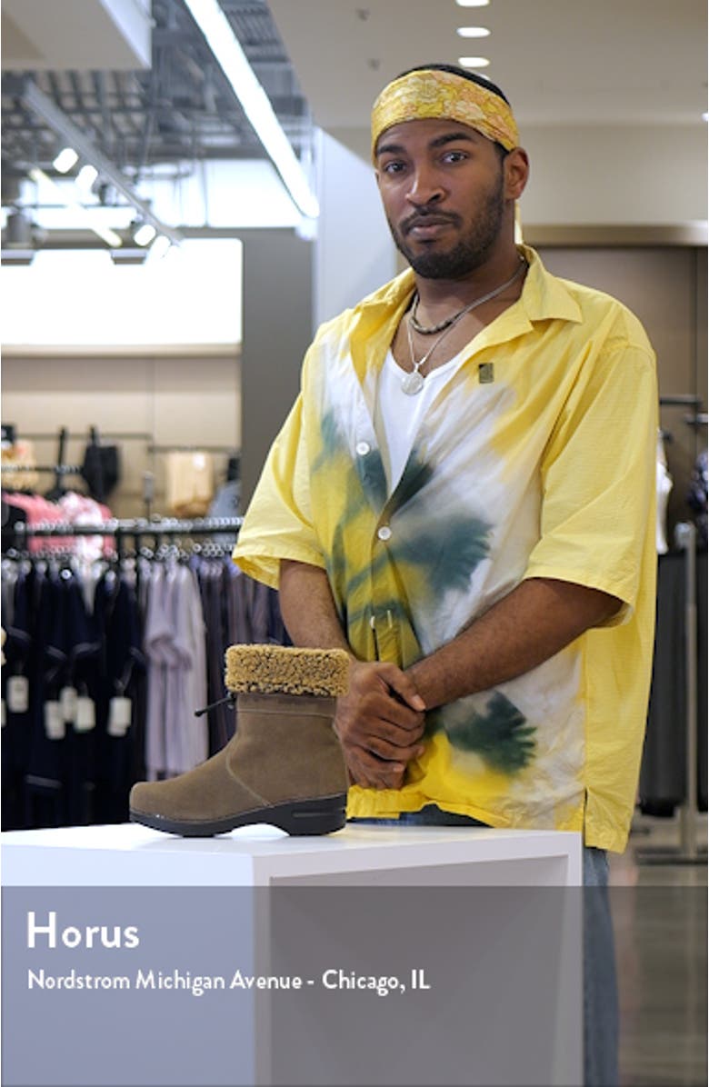 Peleni Block Heel Clog, sales video thumbnail