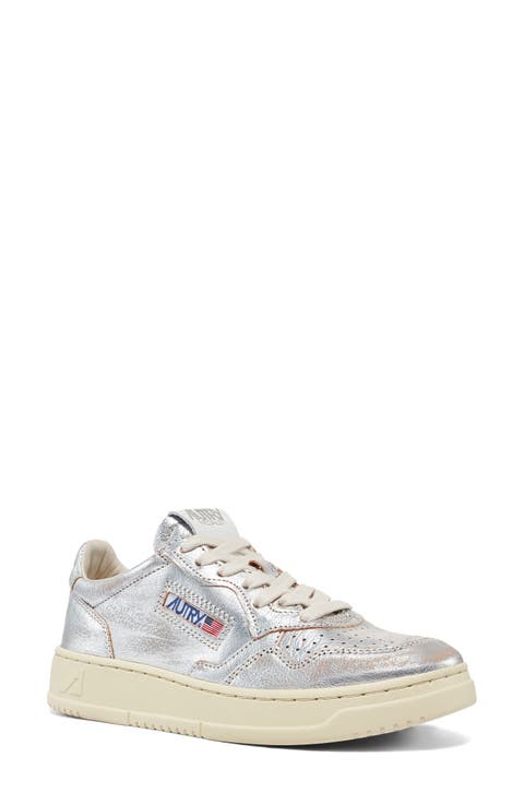 Medalist Low Sneaker (Women)