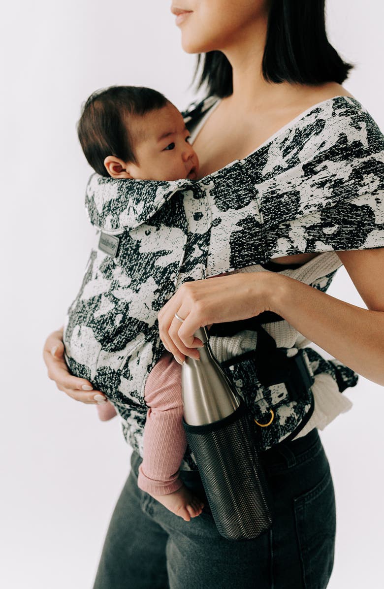 Tushbaby Pearl Newborn Carrier, Alternate, color, Abstract Black & Cream