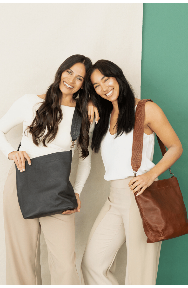 Deux Mains Sarah Shoulder Bag, Alternate, color, Black