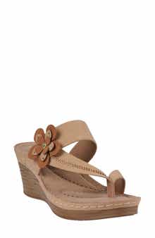 GC SHOES Taryn Flower Wedge Sandal
