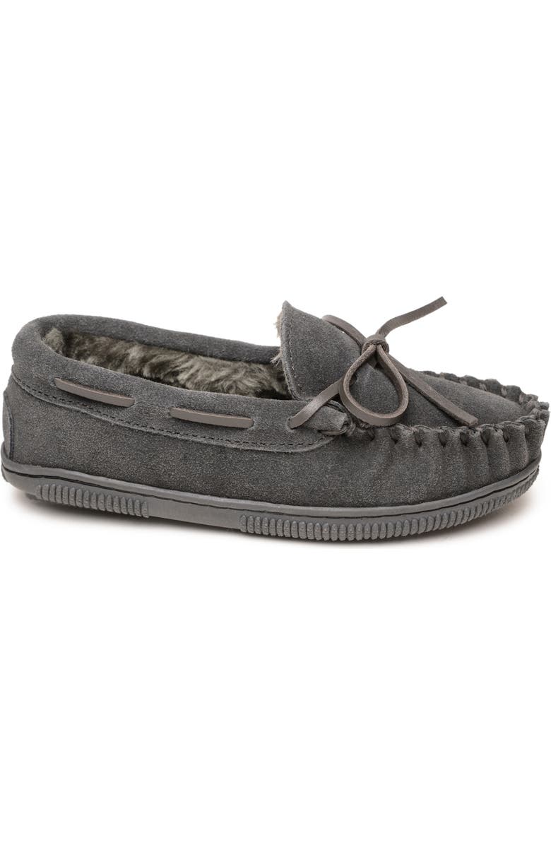 Minnetonka Kids' Fleece Lined Slip-On Shoe, Alternate, color, Charcoal