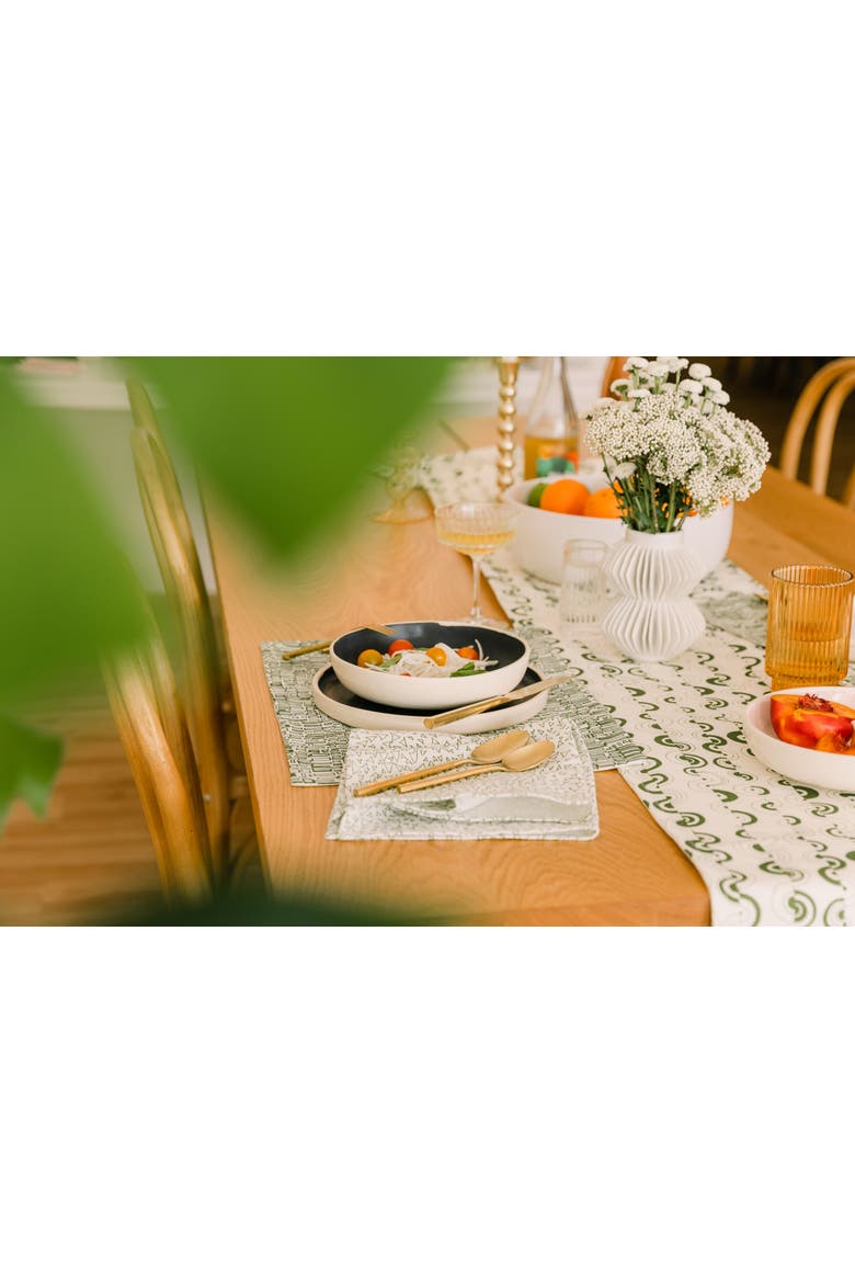 Basilone in Cereus - Pair of Napkins, Alternate, color, Green