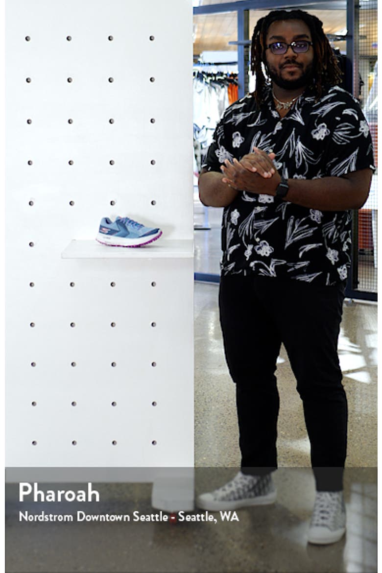 GOrun Razor Trail Running Sneaker video