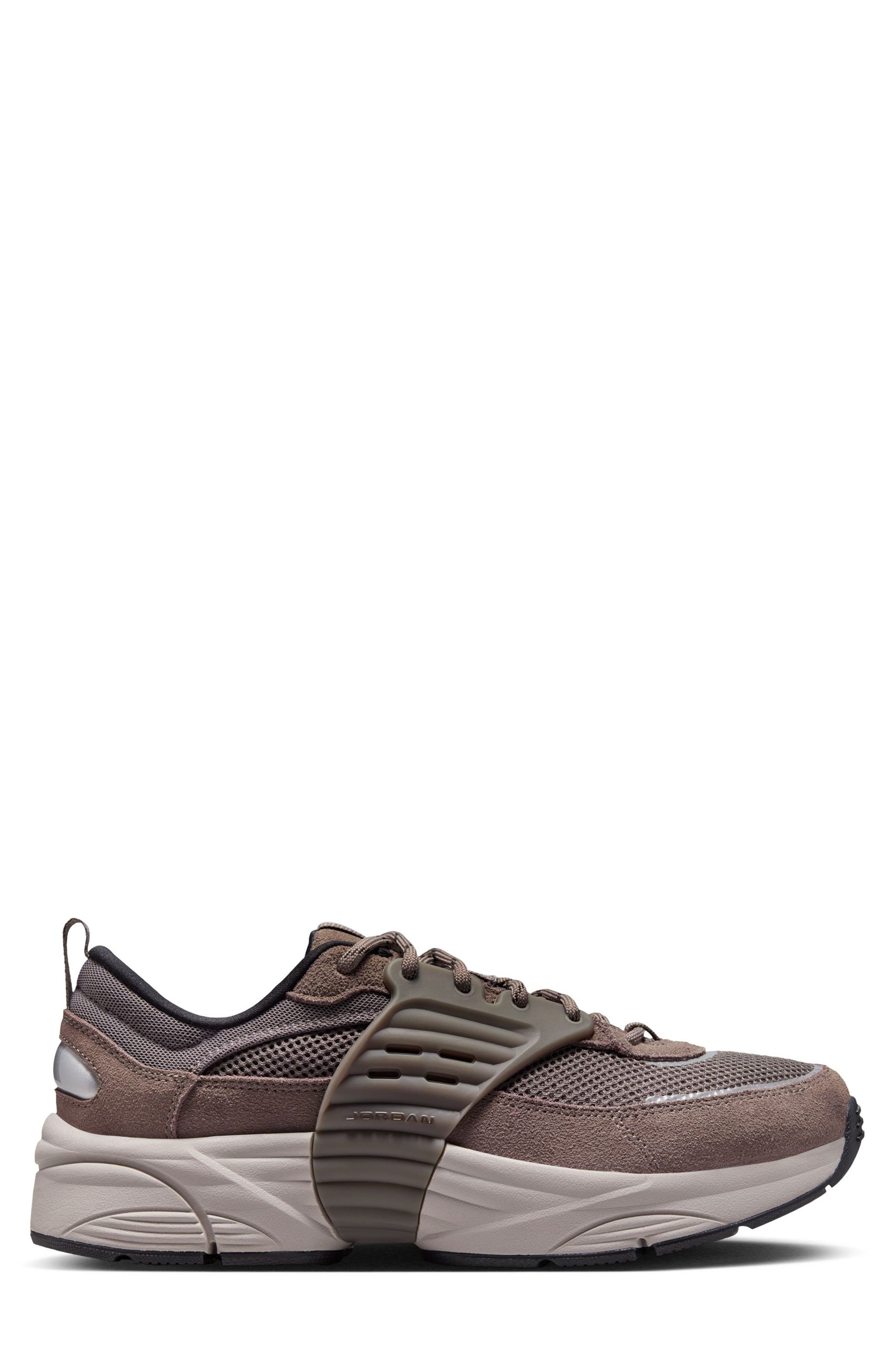 Jordan Trunner O/S Sneaker, Alternate, color, Cave Stone/ Moon Particle