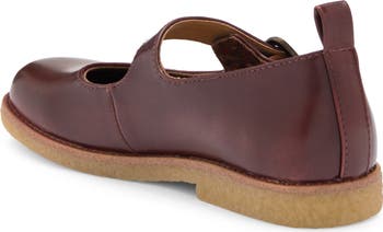 Lara Mary Jane Flat