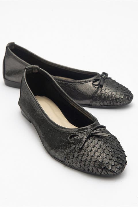 Copos Leather Bow Cap Toe Ballet Flat
